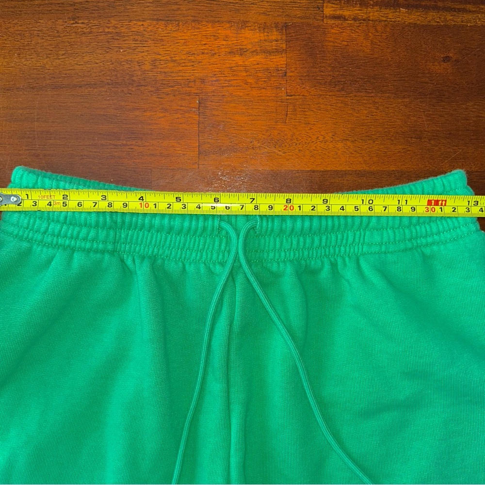Uniqlo Green Ultra Stretch 100% Cotton Pull-on Drawstring Sweat Shorts - Picture 6 of 6